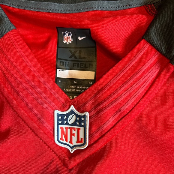 tampa bay buccaneers doug martin jersey, size xl, still has tags on - Picture 2 of 4